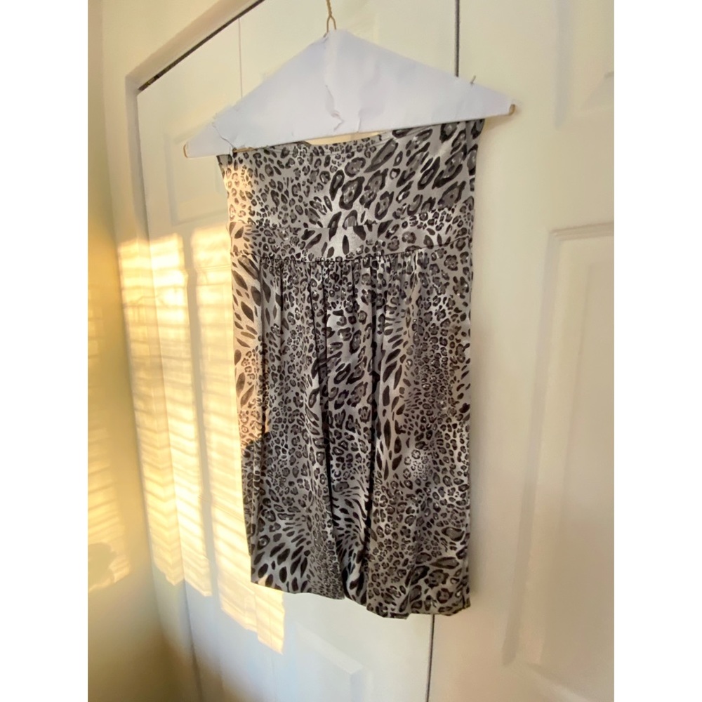 LEOPARD STRAPLESS DRESS - Picture 2 of 3